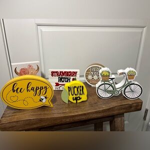 Yellow 'Bee Happy' & 'Pucker Up' Wall Plaque Set - Home Wall or table decor.